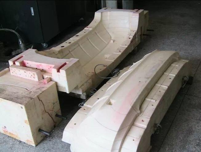 汽車保險(xiǎn)杠手板硅膠3D復(fù)模.jpg 汽車保險(xiǎn)杠手板硅膠3D復(fù)模.jpg